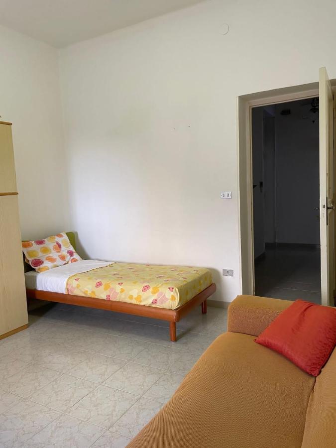 Rm'S Guesthouse Brindisi Bagian luar foto