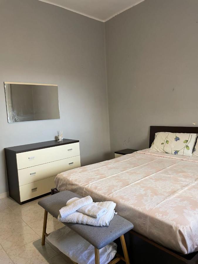 Rm'S Guesthouse Brindisi Bagian luar foto